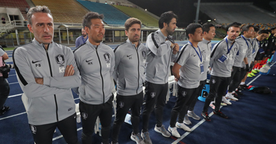한국축구국가대표팀 벤투 감독이 지난달 20일 호주 브리즈번 퀸즐랜드 스포츠 육상센터(QSAC)에서 열린 우즈베키스탄과의 친선경기에서 4-0으로 승리해 `데뷔 최다 무패` 신기록을 수립했다.