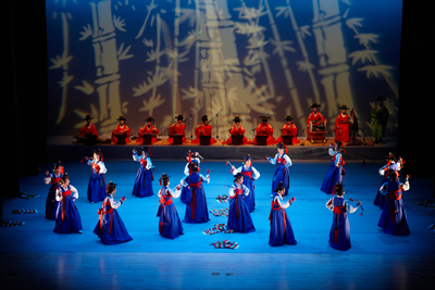 오는 24일 열리는 진주시립국악관현악단의 ‘진주풍류, 유네스코를 적시다’에서 선보일 진주검무.