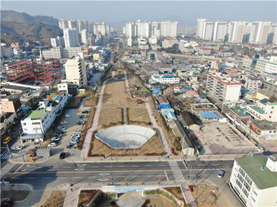 김해 ‘진영 소도읍 재활사업’이 완료됐다. 사진은 해당 사업지에 조성된 공원 전경.