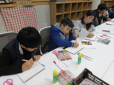 김해 대성동고분박물관은 다음 달 유아ㆍ초등생을 위한 프로그램을 운영한다. 사진은 관련 프로그램 모습.