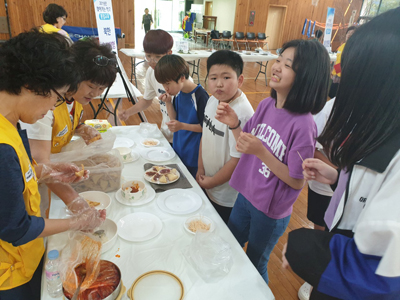자여초등학교는 지난 10일 북한이탈주민과 함께하는 통일안보교육을 실시했다.