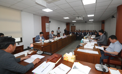 지난 18일 양산시의회가 상임위원회 회의실에서 행정사무감사를 마무리했다.