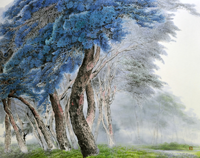 박우경 작가는 이번 전시 ‘휴(休)’에서 푸른 소나무를 수묵담채화 기법으로 표현했다.