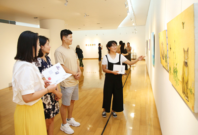 BNK경남은행은 지난 19일 BNK경남은행갤러리 대관전시 ‘라라랜드전’을 공개했다.
