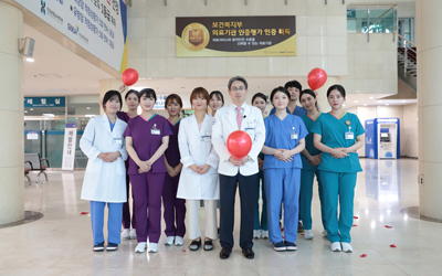 경상대학교병원 신희석 병원장이 22일 ‘닥터헬기 소리는 생명입니다’라는 캠페인에 동참했다.