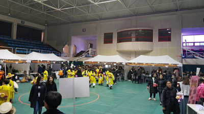 ‘2019 김해 행복마을 축제’가 19일 개막해 이틀간 김해여중 체육관과 김해박물관 일원에서 열린다.