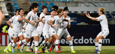 중국전 승리를 기뻐하는 한국 U-19 여자축구 대표팀. / AFC 홈페이지 캡처