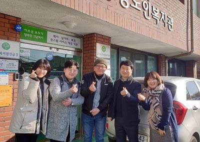 경남대학교는 지난 9일 마산합포구에 소재한 금강노인복지관(관장 곽인철)을 방문해 기부금을 전달했다.