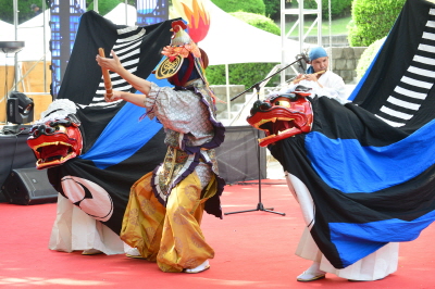 올해 진주논개제가 5월 1일부터 5일까지 열린다. 사진은 진주탈춤한마당 모습.