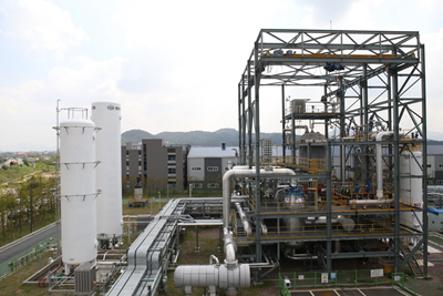 김해시가 미래 먹거리인 수소산업 초기 선점을 위해 LNG극저온기계기술시험인증센터에서 액체수소 플랜트 및 기자재 핵심기술을 개발한다.