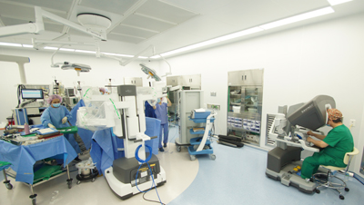 창원한마음병원이 로봇수술기 도입 5개월 만에 산부인과 단일 수술로 50례를 달성했다. 사진은 수술실 장면.