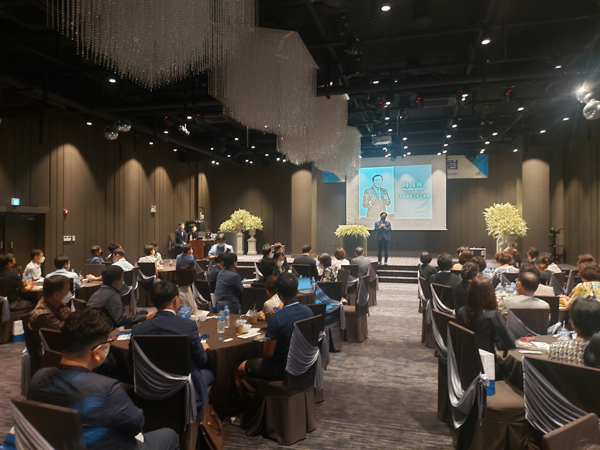 ﻿지난 15일 오전 김해중소기업비즈니스센터 5층에서 열린 `제170회 김해경제포럼`에서 서거원 대한양궁협회 전무이사가 강연하고 있다.