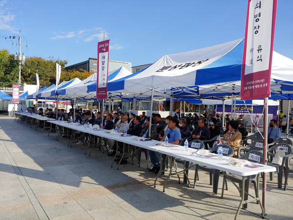 ﻿지난 22일 동상동 분성광장에서 `김해사충신 의병장ㆍ의병 시민문화제`가 개최됐다. 사진은 행사 현장.