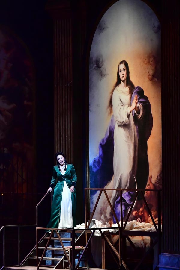 ﻿오페라의 블록버스터로 불리는 푸치니의 `토스카`가 오는 18일 경남문화예술회관 대공연장에서 관객들을 맞이한다.