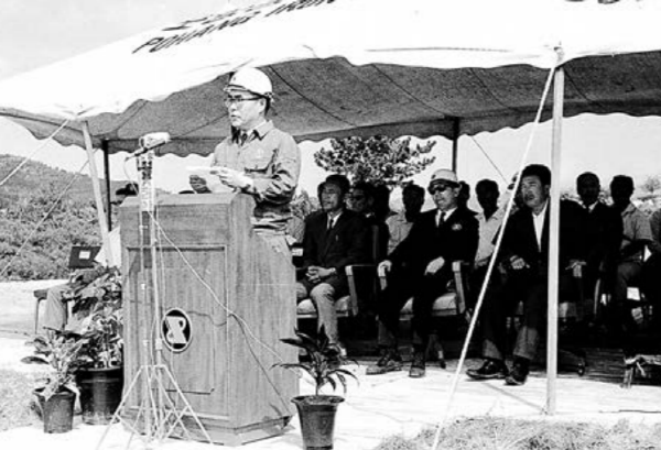 ﻿1968년 9월 10일 직원 주택단지 착공식 모습. / 포스코