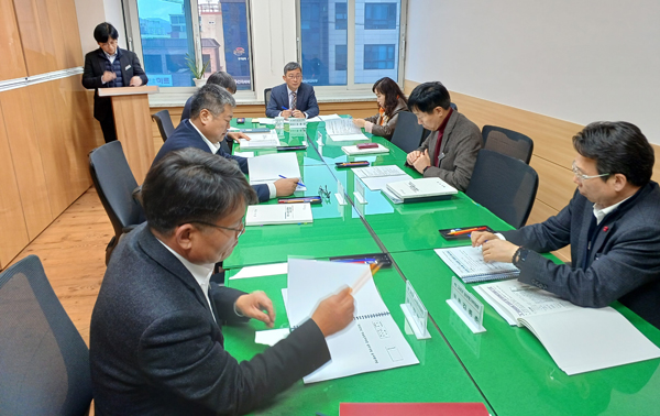 ﻿고성군은 제3회 업무평가위원회를 개최해 2023 주요업무 자체평가 최종심의안 심의를 했다.