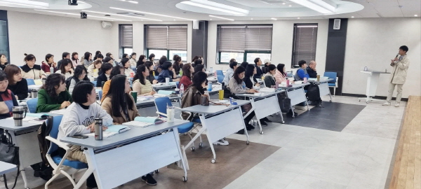 ﻿경남교육청은 12일 교육연수원에서 동부권  '학습종합클리닉센터 학습코칭단'을 대상으로 연수를 했다.