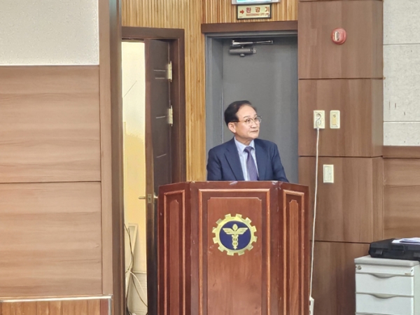 ﻿함안상공회의소 제13대 회장에 박종희 (주)코바 대표가 선출됐다.